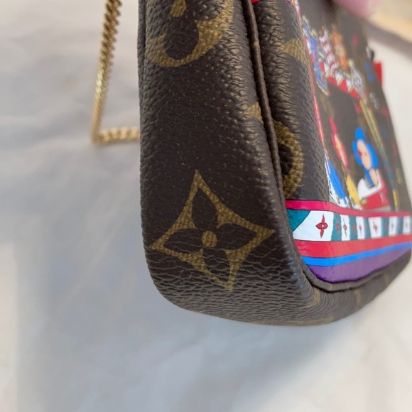 LOUIS Vuitton Christmas 2020 mini pochette access - Picture 4 of 13